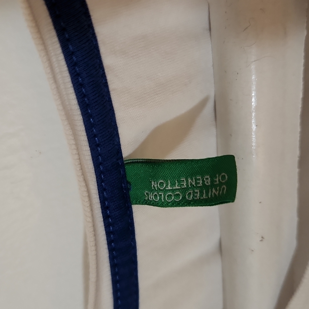 United Colors of Benetton T Shirt - Picture 2 of 3